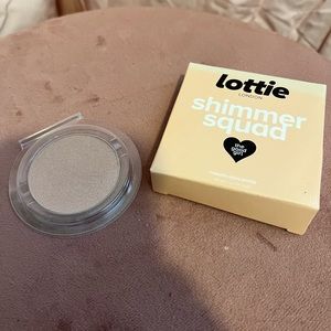 {✨ 3/$10} The Good Girl Highlighter
